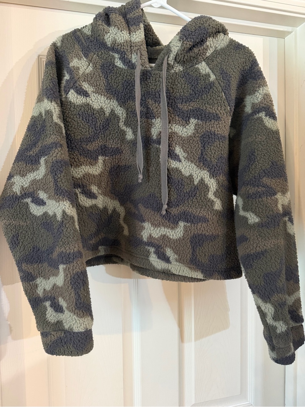 American Eagle Outfitters Camouflage Sherpa Hoodie - Olive, Gray, Cream